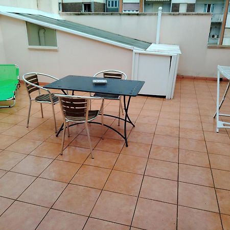 바를레타 Mansarda Con Terrazzo Privato 아파트 외부 사진