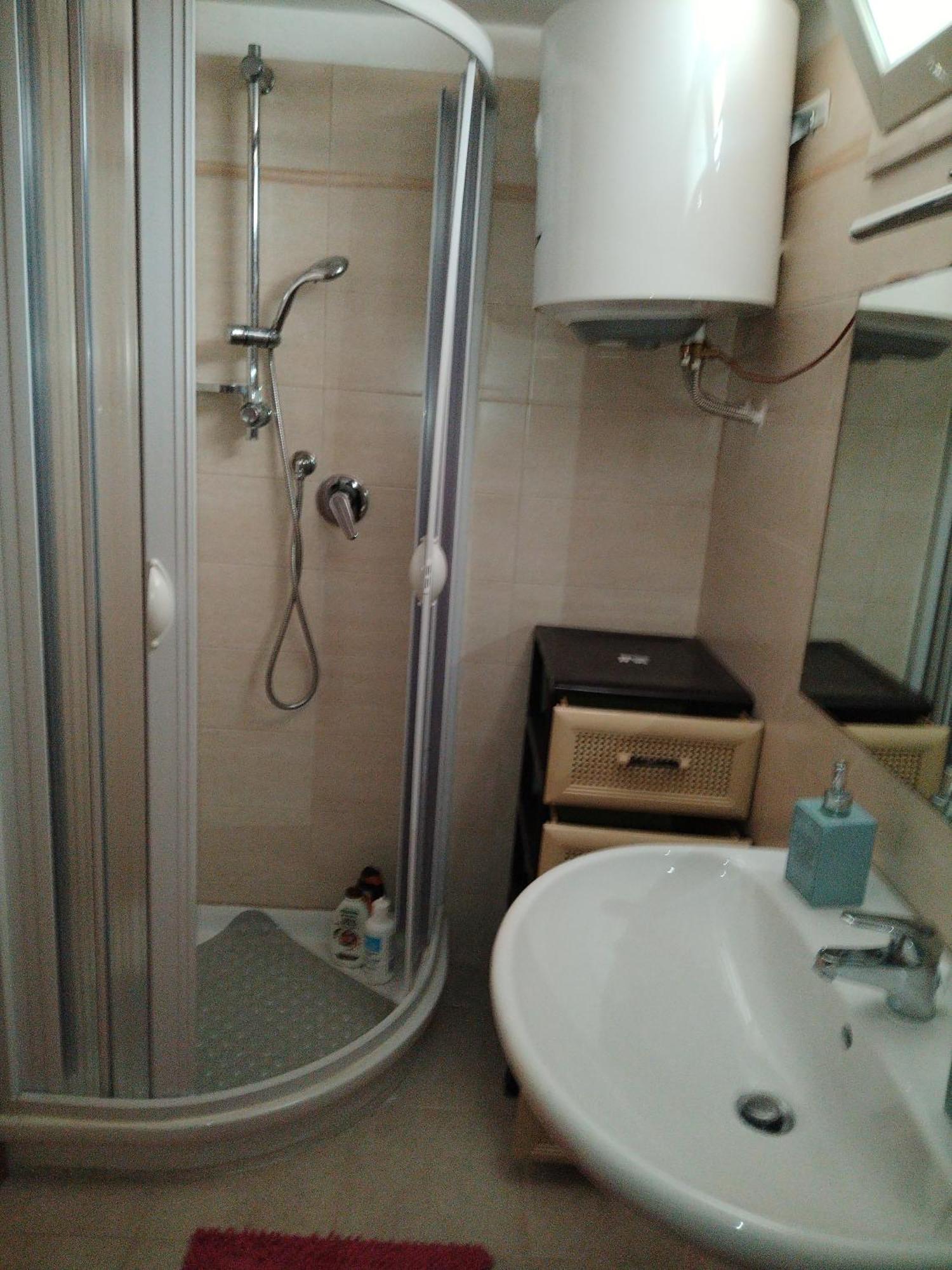 바를레타 Mansarda Con Terrazzo Privato 아파트 외부 사진